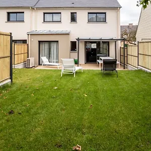 La Fee - Jolie Maison Avec Jardin - à 700 M Hébergement de vacances